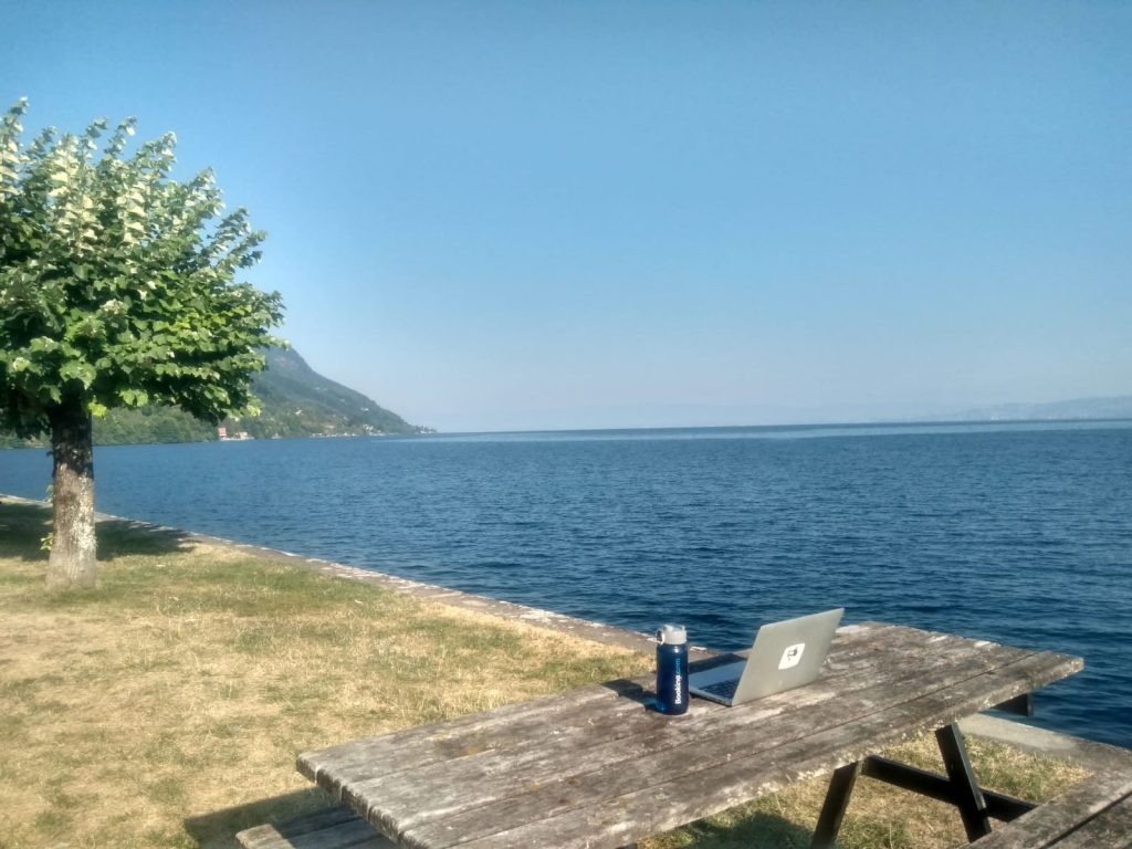 Entrando en Suiza, en frente del lago Leman