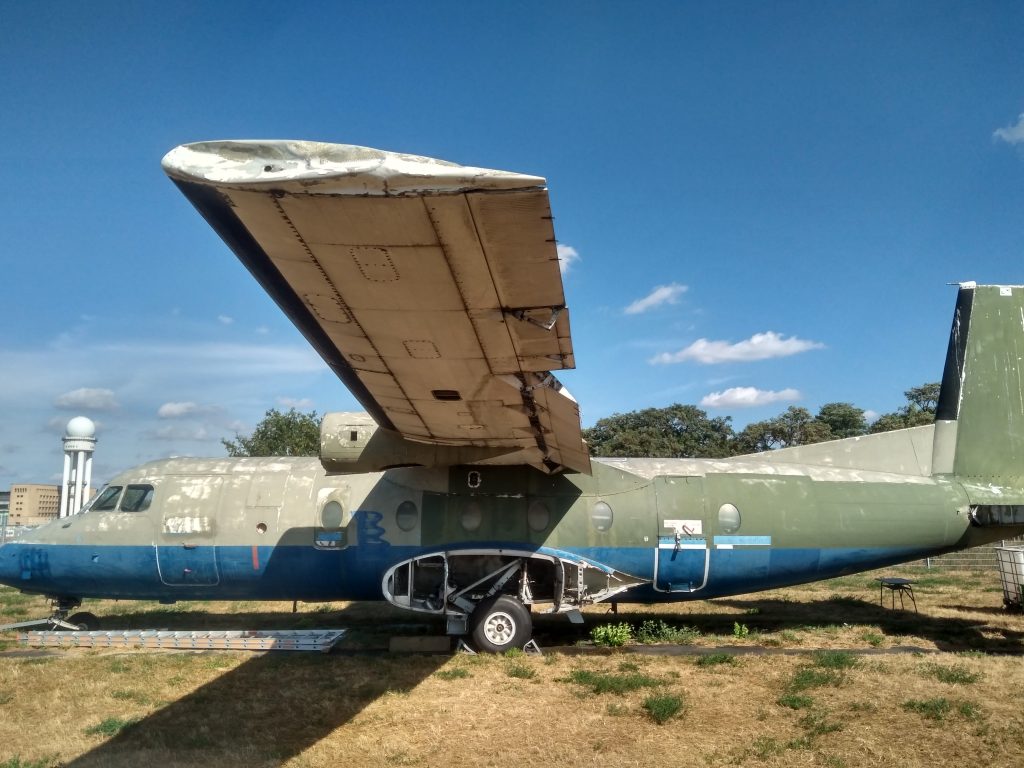 Avión abandonado en Tempelhof, Berlin